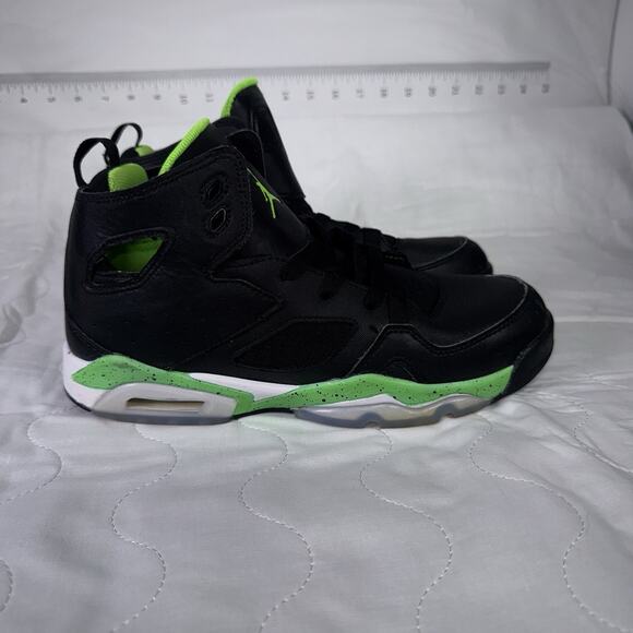 Nike Air Jordan 6 Retro GS Electric Green Black DM1685-003 Boys Size 6.5Y. 2021 main image 4